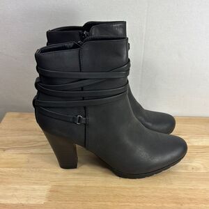 White Mountain Spade Bootie- Black/Sueded/Smooth- Size 10- New